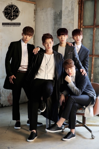 백퍼센트_자켓_비하인드_단체