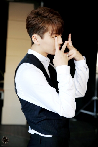 10025_MV_비하인드_찬용1