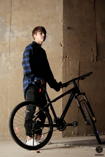 10025_MV_배경화면각_록현