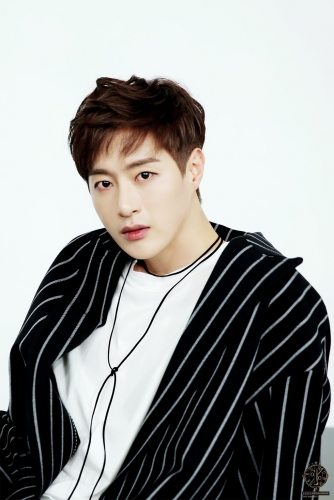 10025_MV_배경화면각_민우