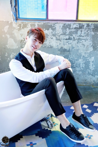 10025_MV_배경화면각_찬용