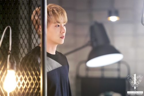 민우는_무슨_생각_중일까요