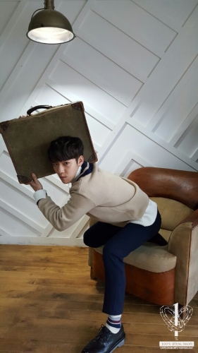 3_조_모델_화보집_카메라와_아이컨택도_한_번_하고